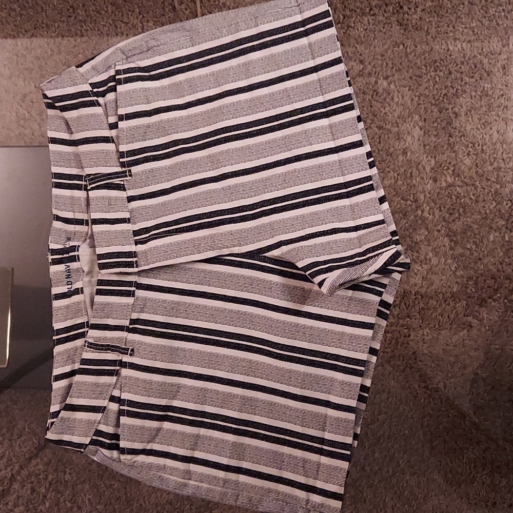 Old Navy, Mid-rise shorts, size 10